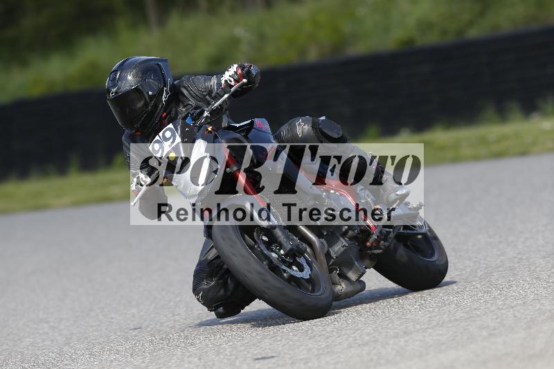 /Archiv-2025/09 22.04.2025 Cornu Master School ADR/rot-rouge/99